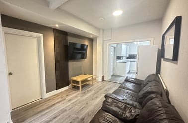 Kinross Road, Longsight, Manchester - Image 3